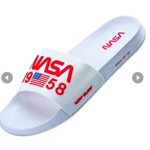 New NASA slides White Size 9 Men’s